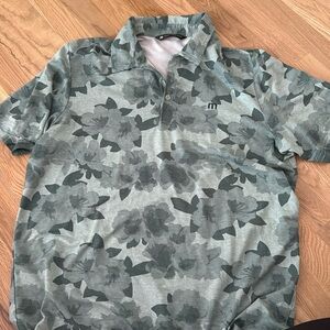 Men’s golf shirt